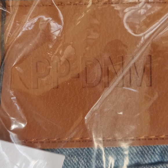 Classic Blue Wide-Leg Women Jeans - Picture 5 of 16